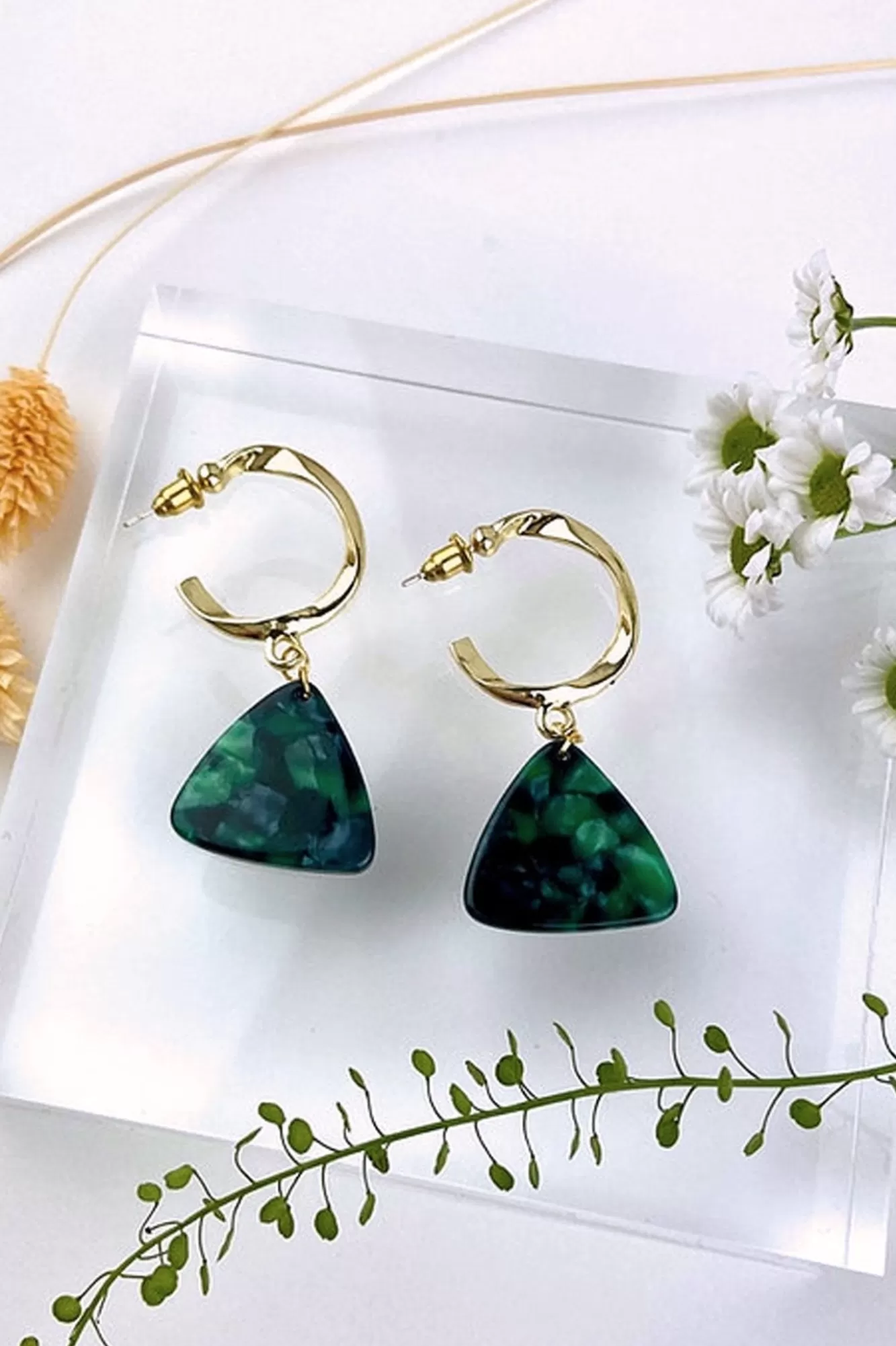 * Statement Styles>3 Months Surprise Earring Subscription