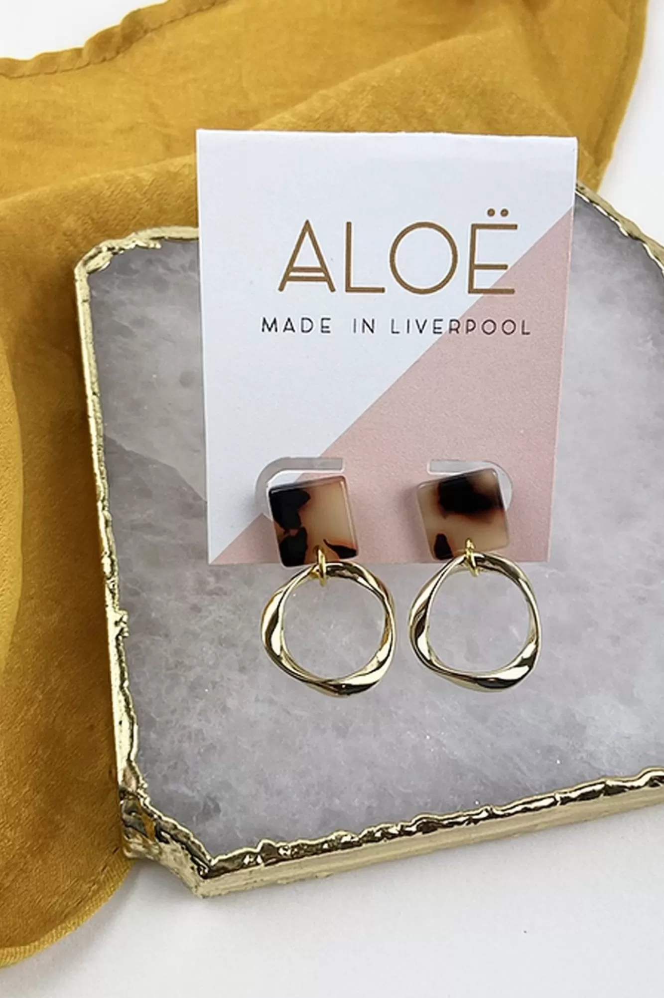 ALOË Statement Styles>Blonde Tortoiseshell Irregular Circle Mini Stud Earrings