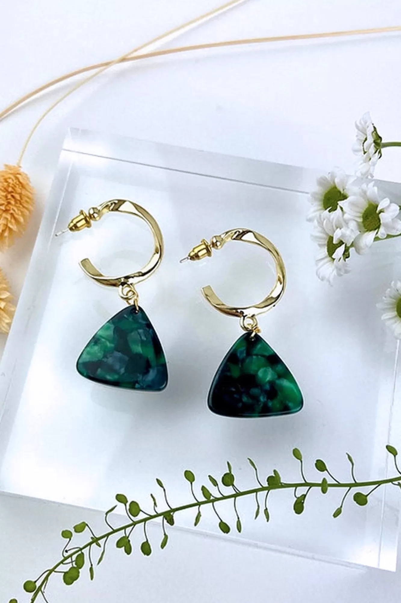 ALOË Statement Styles>Chunky Bottle Green Triangular Dangle Studs