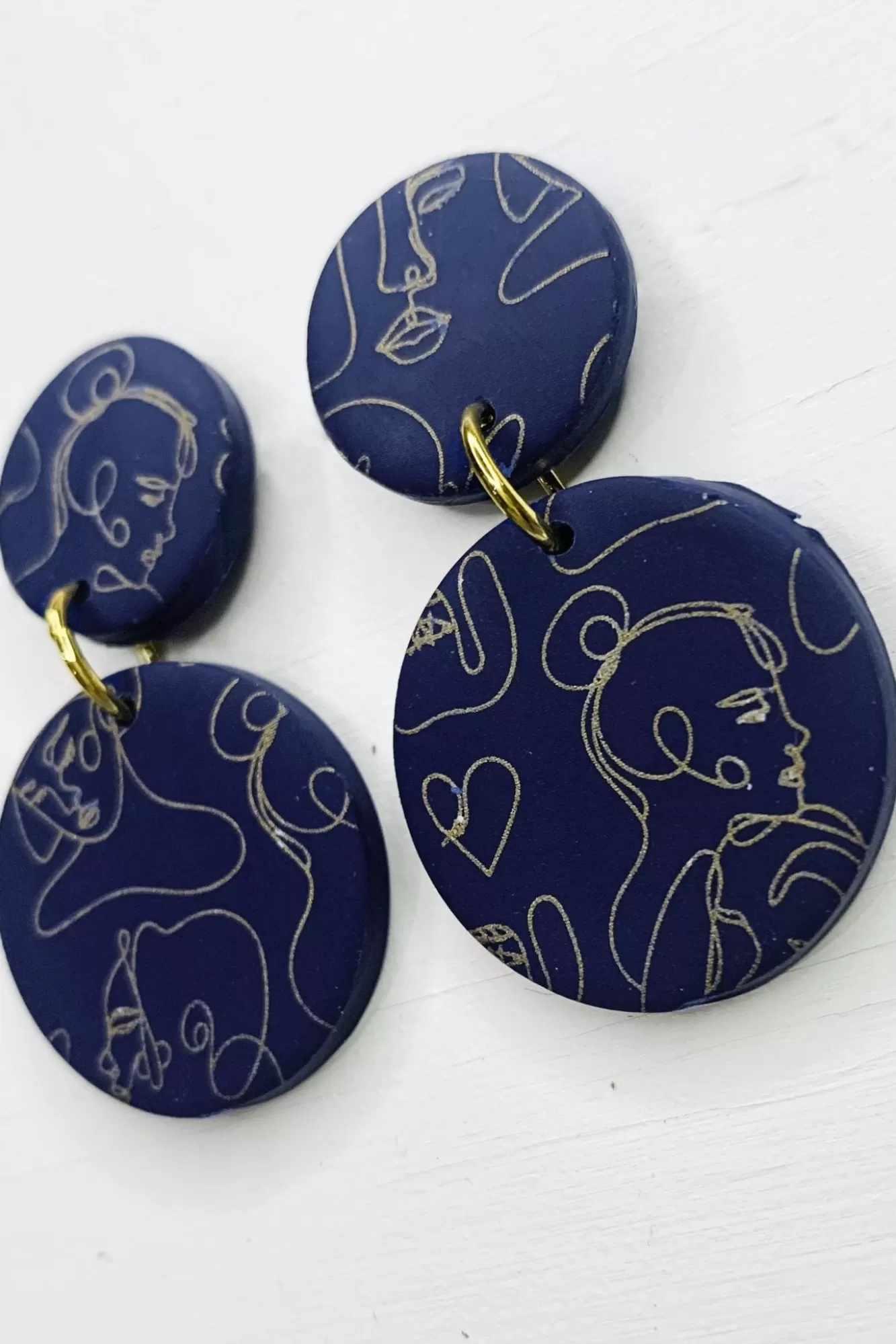 No Shrinking Violet Statement Styles>Faces Navy Medium Earrings