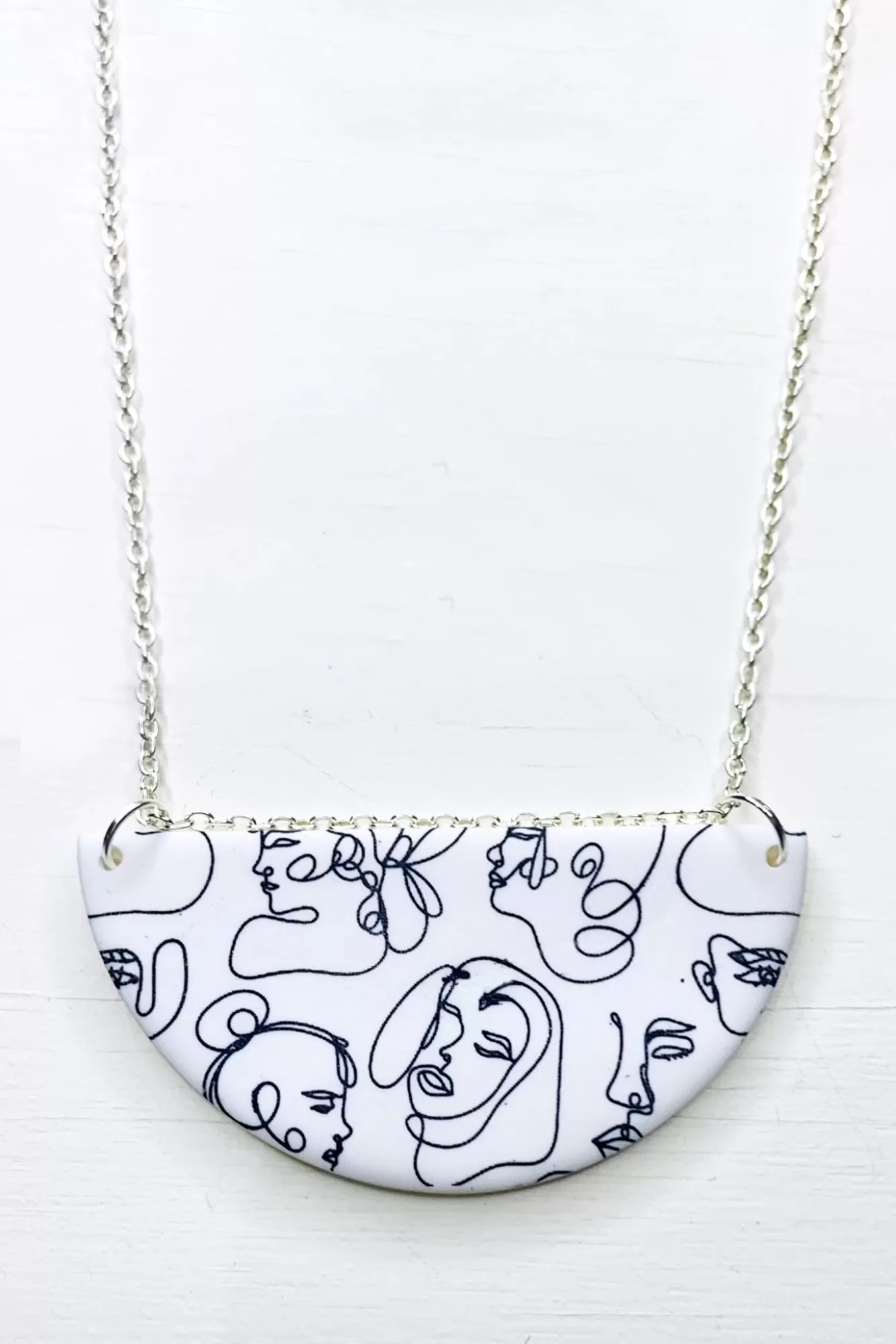 No Shrinking Violet Statement Styles>Faces White Medium Necklace