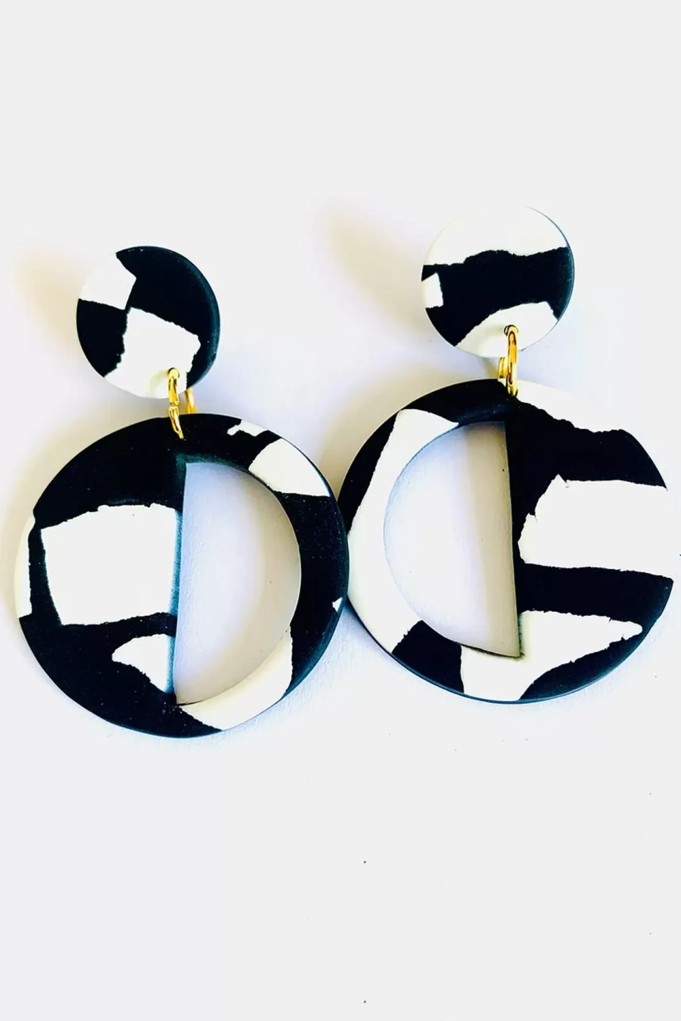 No Shrinking Violet Hoops>Helsinki Sky Deco Earring