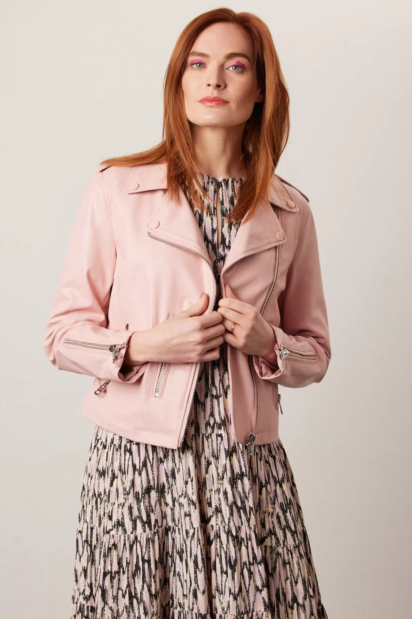 Jakke Kimonos, Jackets & Blazers> Beau Pink Faux Leather Biker Jacket