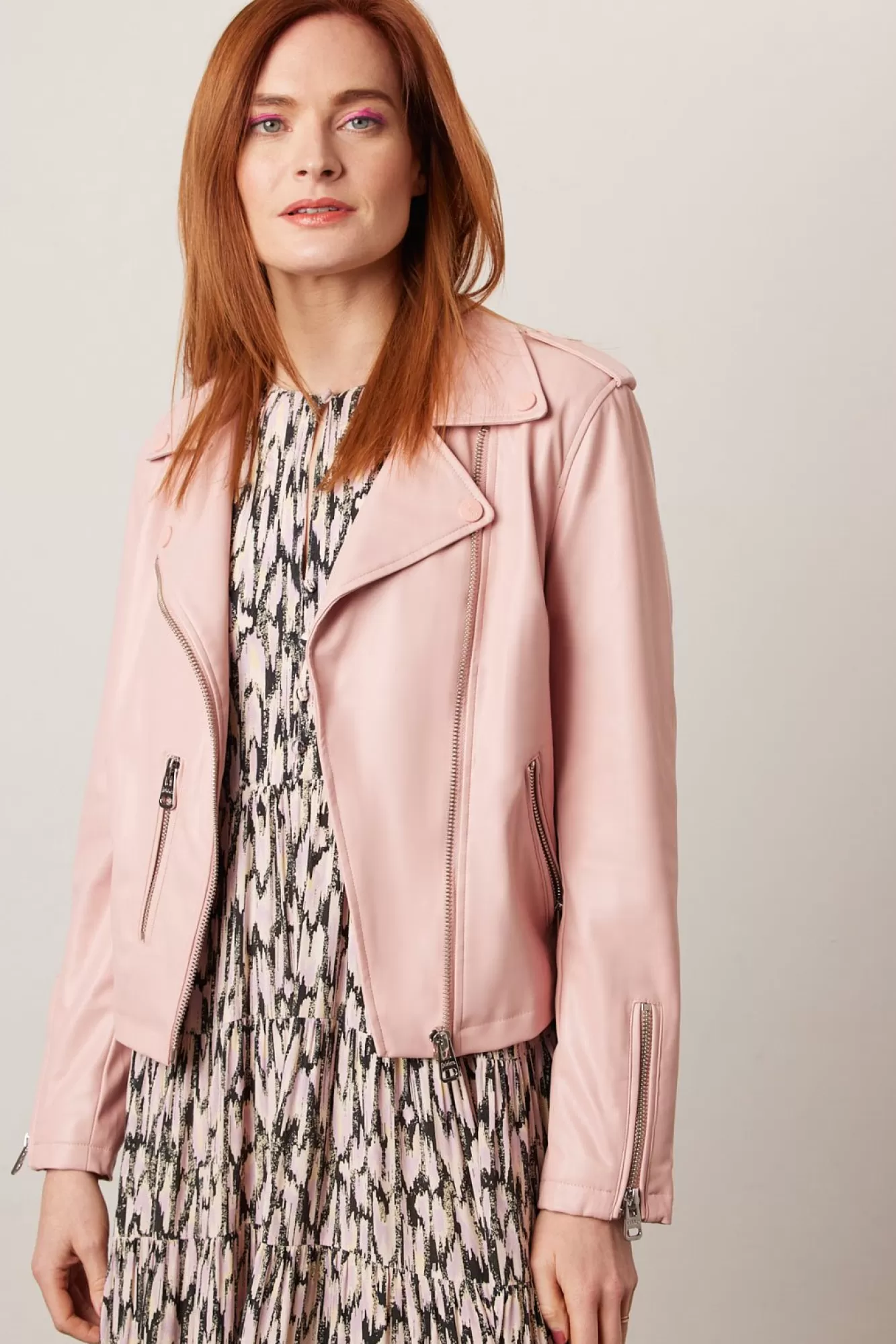 Jakke Kimonos, Jackets & Blazers> Beau Pink Faux Leather Biker Jacket