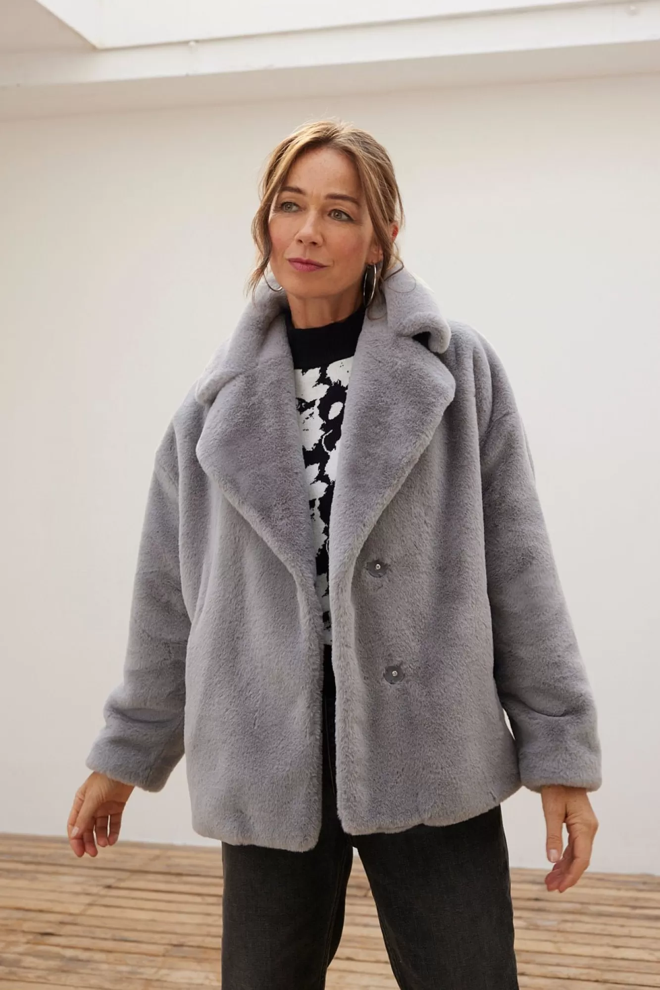 Jakke Coats> Rita Grey Short Faux Fur Coat