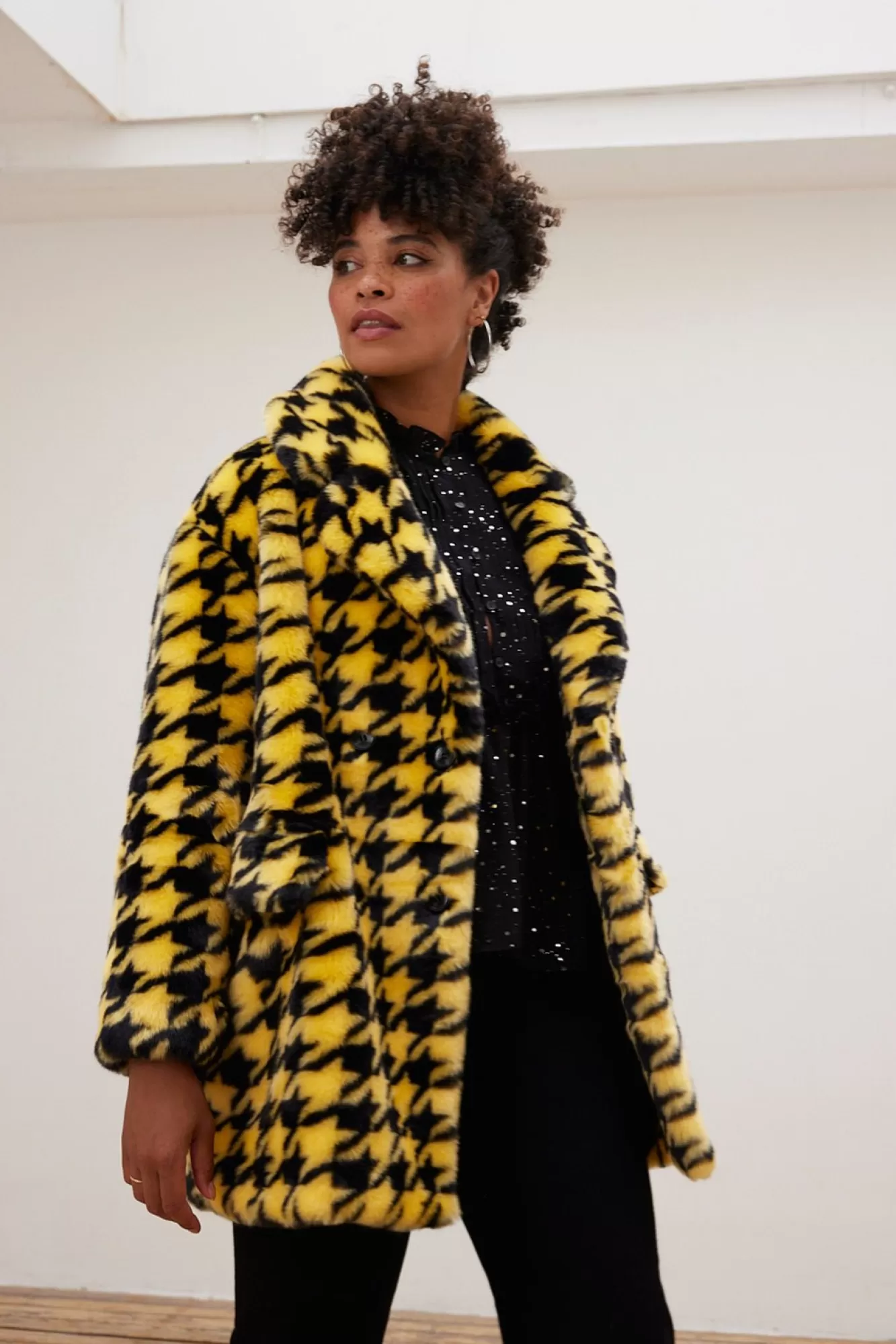 Jakke Coats> Zadie Houndstooth Short Faux Fur Coat