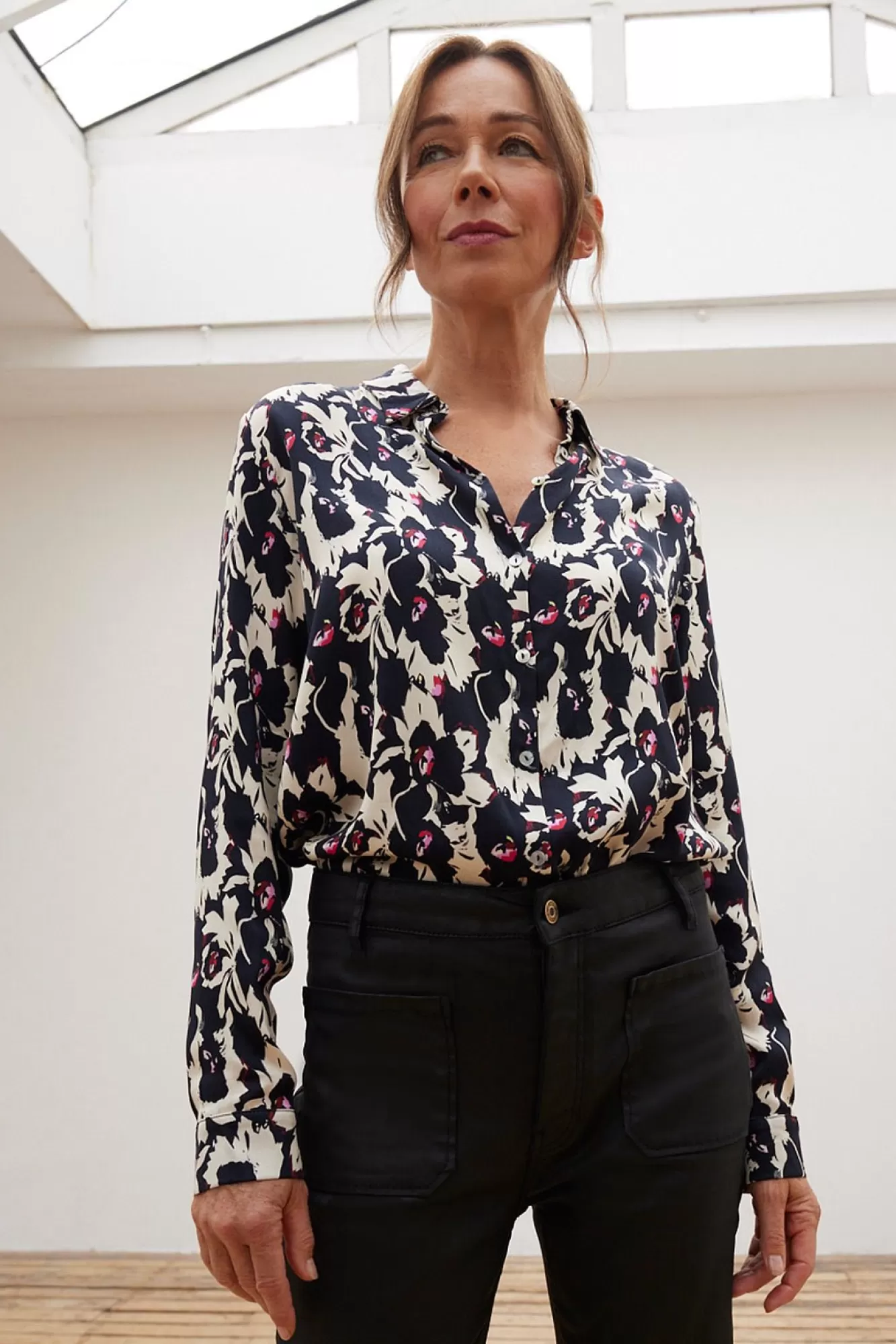 POM Amsterdam Shirts & Blouses> Mila Flowers Black & White Blouse