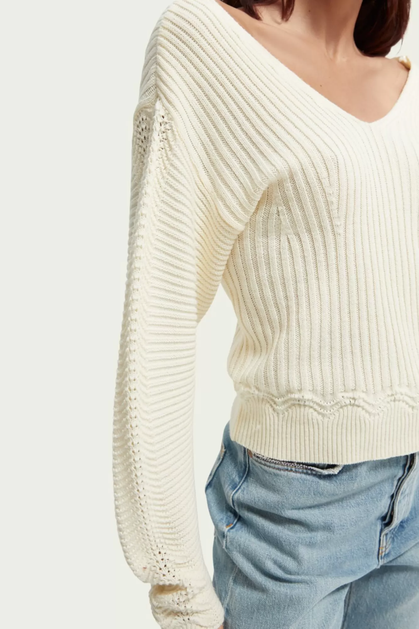 Scotch & Soda Knitwear & Sweatshirts> Feminine V Neck Cream Jumper